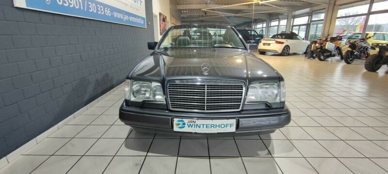 Gebraucht Mercedes E320 220 PS (161 kW) 1995 Grau metallic Cabrio