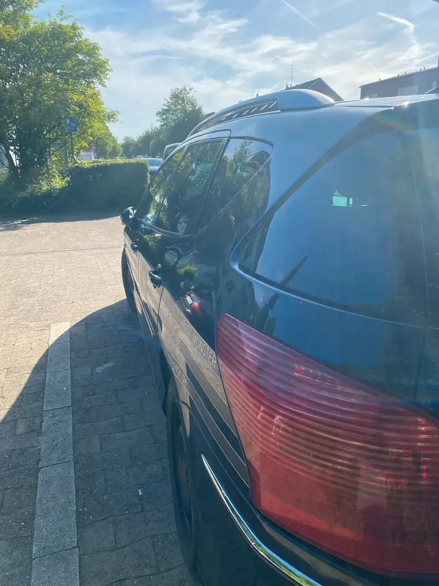 Gebraucht Peugeot 407 135 PS (99 kW) 2008 Schwarz Kombi