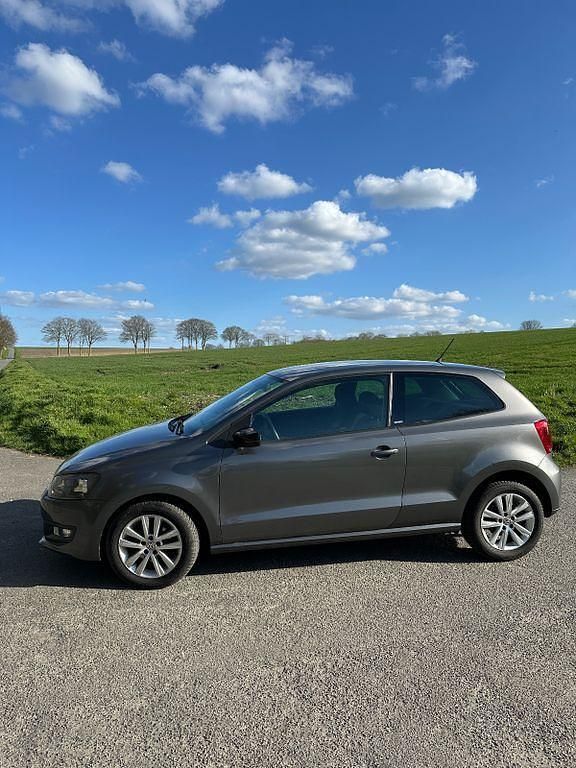 Gebraucht VW Polo Style 90 PS (66 kW) 2011 Grau Kleinwagen