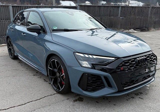 Gebraucht Audi RS3 Ambiente 400 PS (294 kW) 2022 Grau Limousine