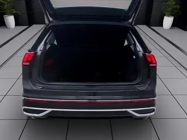Gebraucht VW Tiguan Elegance 150 PS (110 kW) 2023 Grau SUV