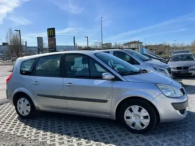 Gebraucht Renault Scenic E-Tech Avantage 82 PS (60 kW) 2006 Andere Limousine