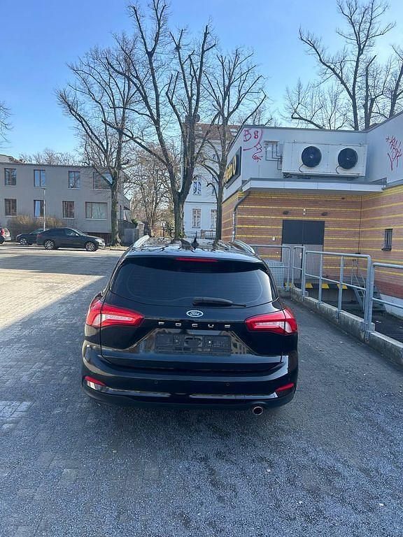 Gebraucht Ford Focus Active 120 PS (88 kW) 2019 Schwarz Limousine