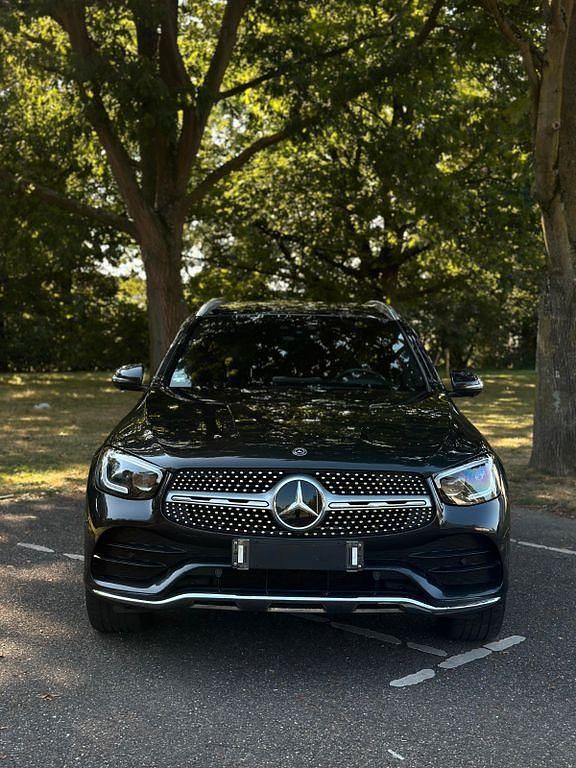 Schwarz Gebraucht 2019 Mercedes GLC220 AMG SUV | 33.000 € (Etwas zu teuer) - Bild 1/4