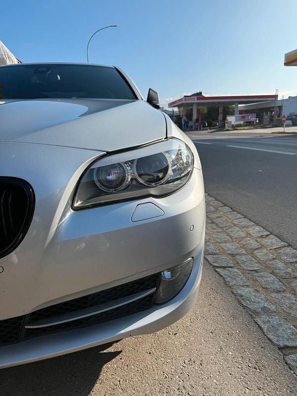 Grau Gebraucht 2013 BMW 535 Limousine | 17.480 € (Guter Preis) - Bild 1/4