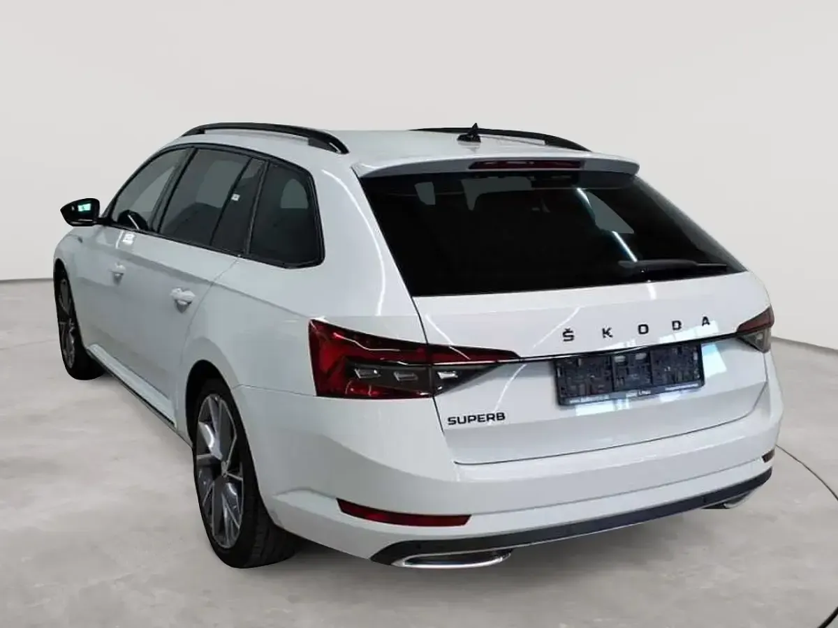 Gebraucht Skoda Superb SportLine 150 PS (110 kW) 2021 Moonweiß perleffekt Kombi