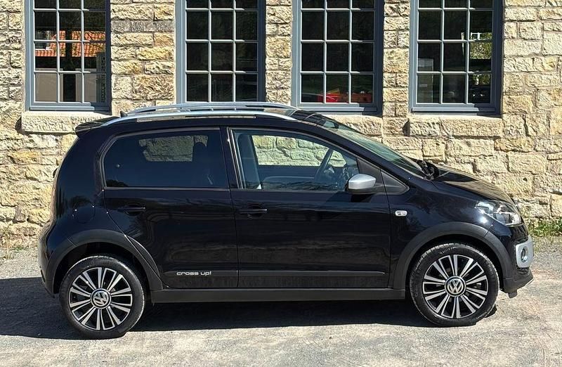 Gebraucht VW cross up! 75 PS (55 kW) 2014 Schwarz Kleinwagen