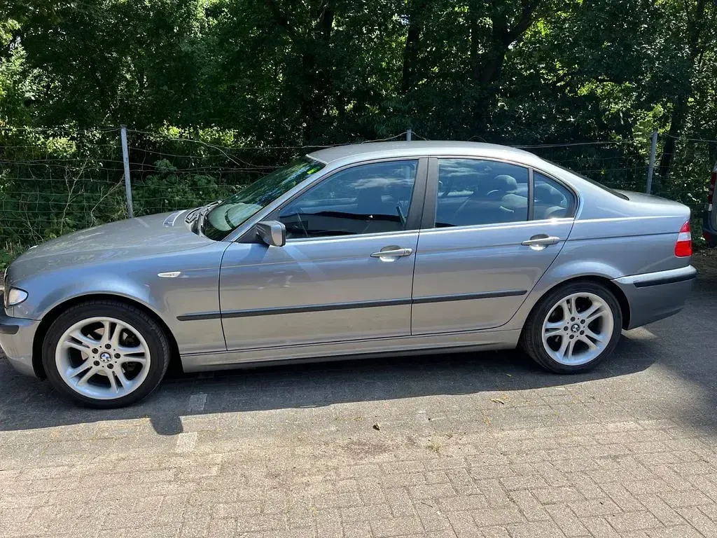 Gebraucht BMW 320 Exclusive 170 PS (125 kW) 2003 Grau Limousine