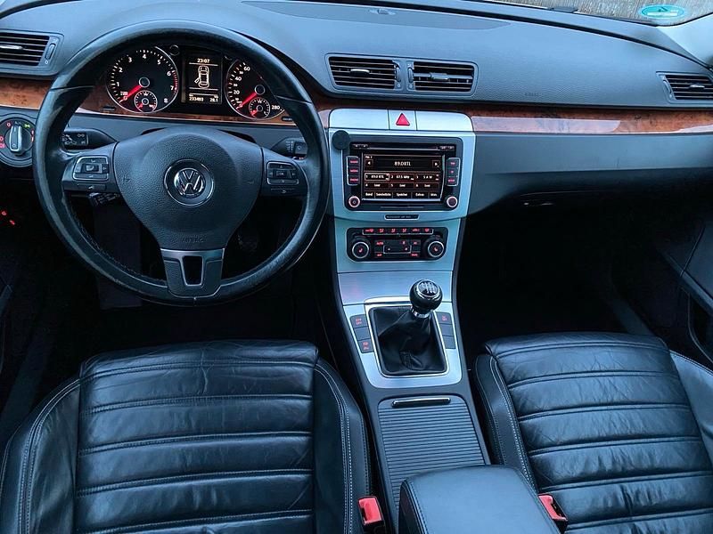 Gebraucht VW Passat 160 PS (117 kW) 2008 Braun Limousine