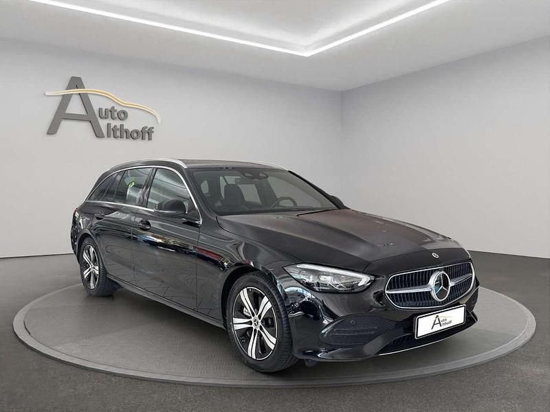 Schwarz/baltic black Gebraucht 2021 Mercedes C220 Kombi | 34.249 € (Fairer Preis) - Bild 1/4