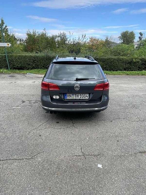 Grau Gebraucht 2013 VW Passat Comfortline Kombi | 6.000 € (Guter Preis) - Bild 1/4