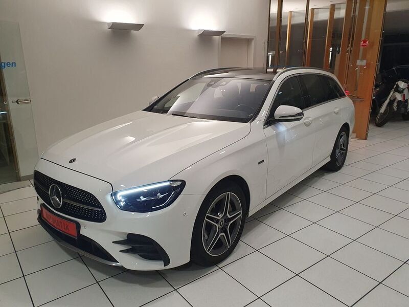 Weiß Gebraucht 2020 Mercedes E300 AMG Limousine | 28.500 € (Superpreis) - Bild 1/4
