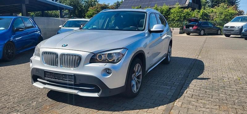 Silber Gebraucht 2011 BMW X1 SUV | 6.499 € (Superpreis) - Bild 1/4