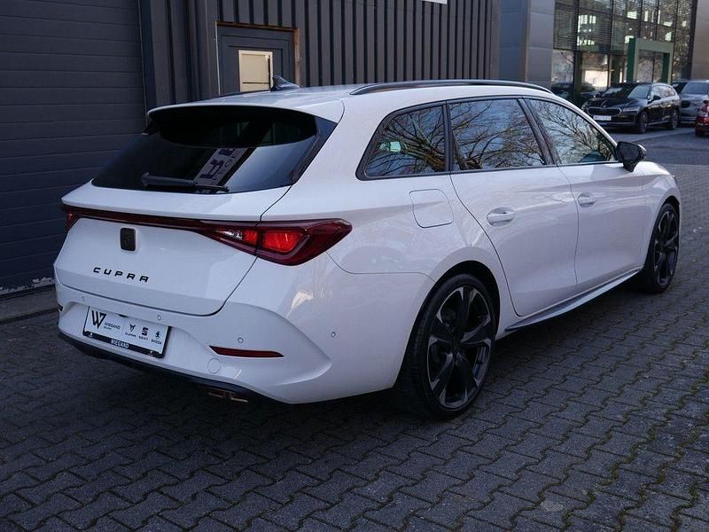 Gebraucht Cupra Leon VZ 245 PS (180 kW) 2022 Weiß Limousine