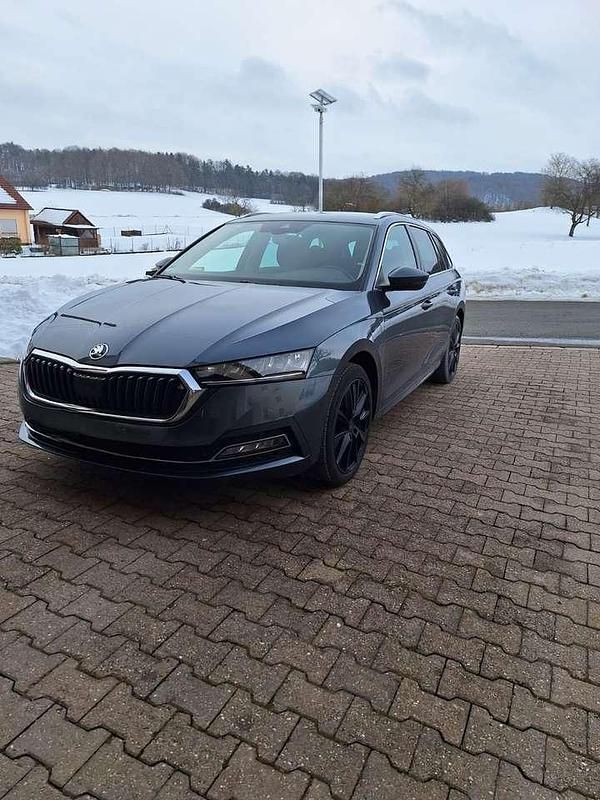 Gebraucht Skoda Octavia First Edition 150 PS (110 kW) 2021 Grau Kombi