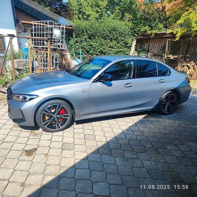 Grau Neu 2025 BMW 340 Comfort Edition Limousine | 69.250 € (Guter Preis) - Bild 1/4