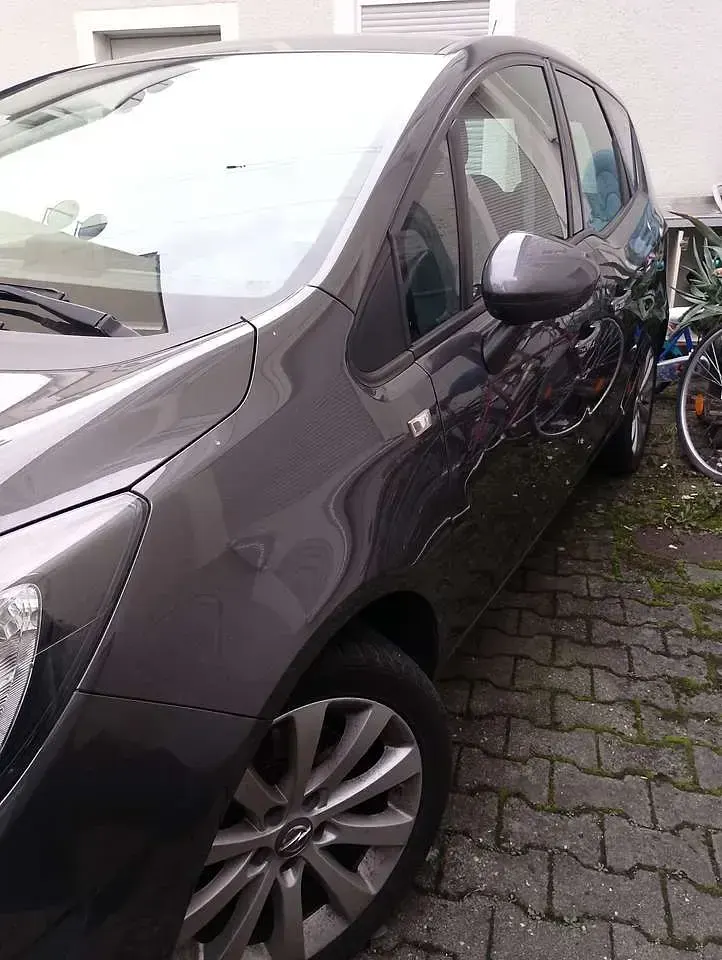 Gebraucht Opel Meriva Edition 101 PS (74 kW) 2011 Van / Kleinbus