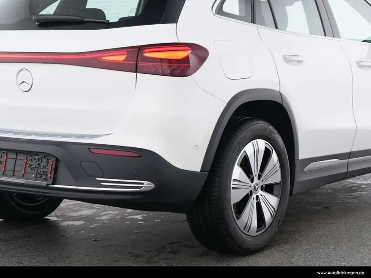Gebraucht Mercedes EQA250+ Progressive 139 kW (190 PS) 2025 Weiß SUV