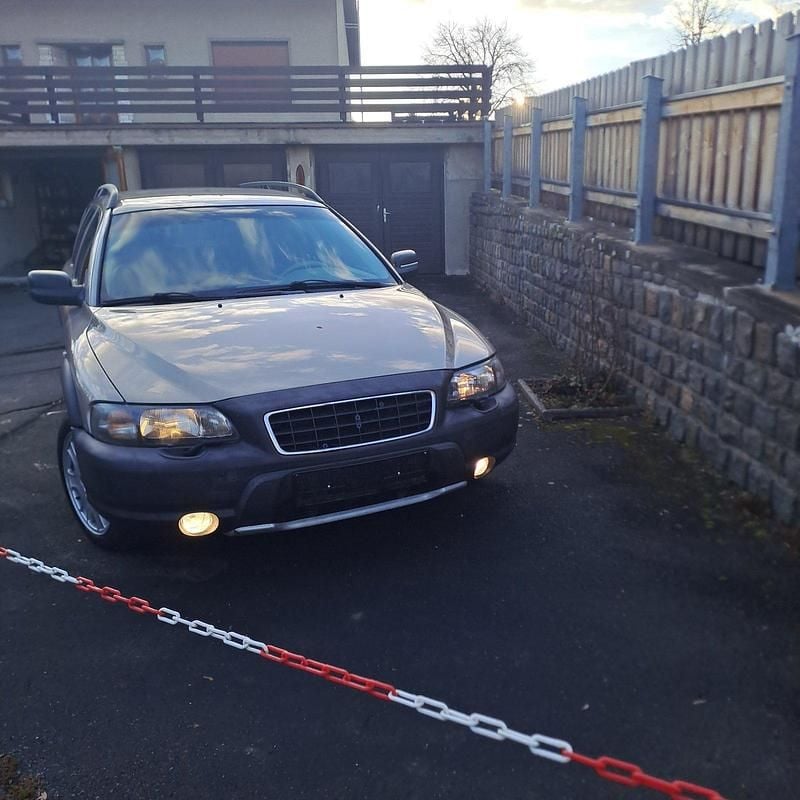 Gebraucht Volvo XC70 200 PS (147 kW) 2001 Gold Kombi