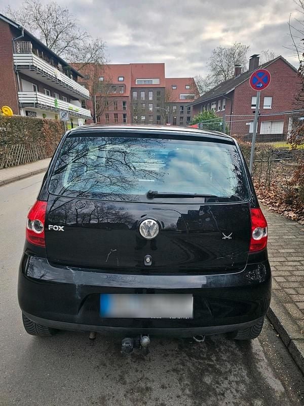Gebraucht VW Fox 60 PS (44 kW) 2007 Schwarz Kleinwagen