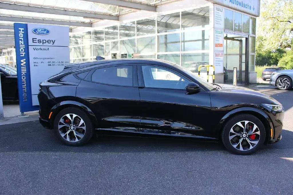Gebraucht Ford Mustang Mach-E Basis 258 kW (351 PS) 2021 Schwarz SUV