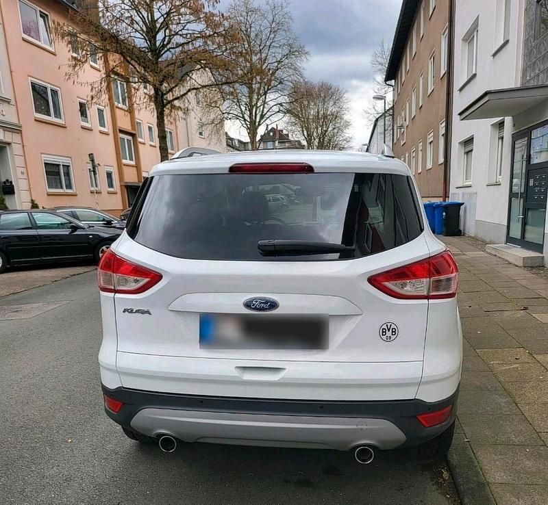 Gebraucht Ford Kuga 179 PS (131 kW) 2016 Weiß SUV