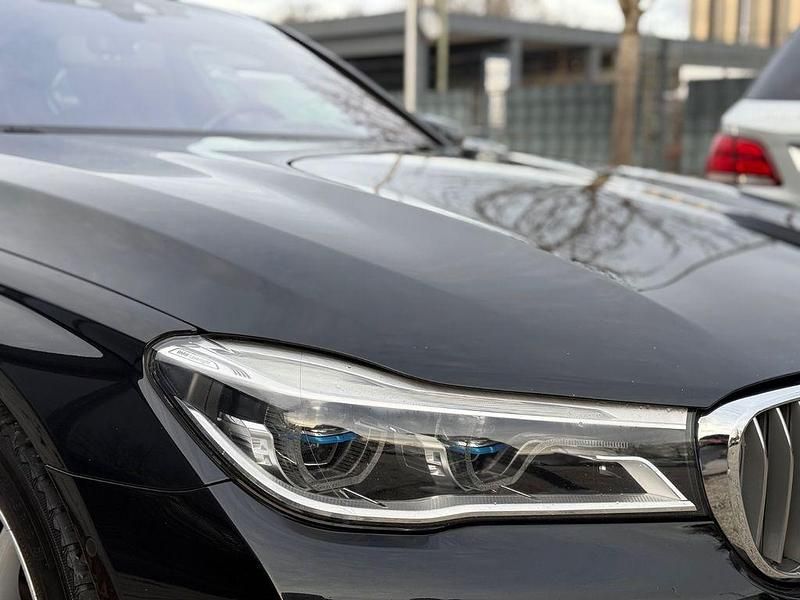 Gebraucht BMW 740 Sport Line 320 PS (235 kW) 2018 Schwarz Limousine