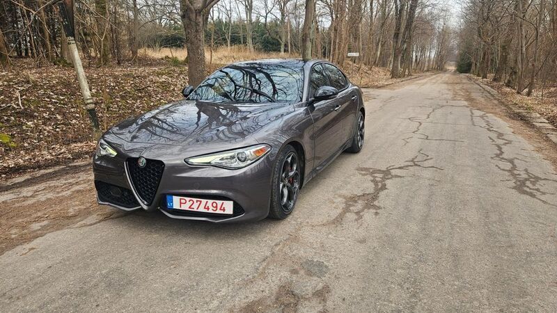 Gebraucht 2023 Alfa Romeo Giulia Veloce Limousine | 25.900 € - Bild 1/4