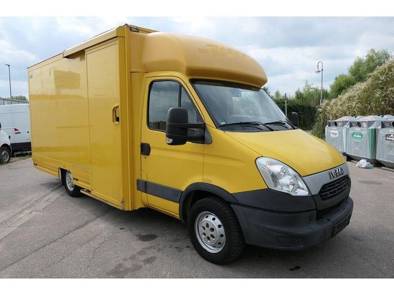 Second-hand Iveco Daily 106 CP (77 kW) 2012 Galben Van