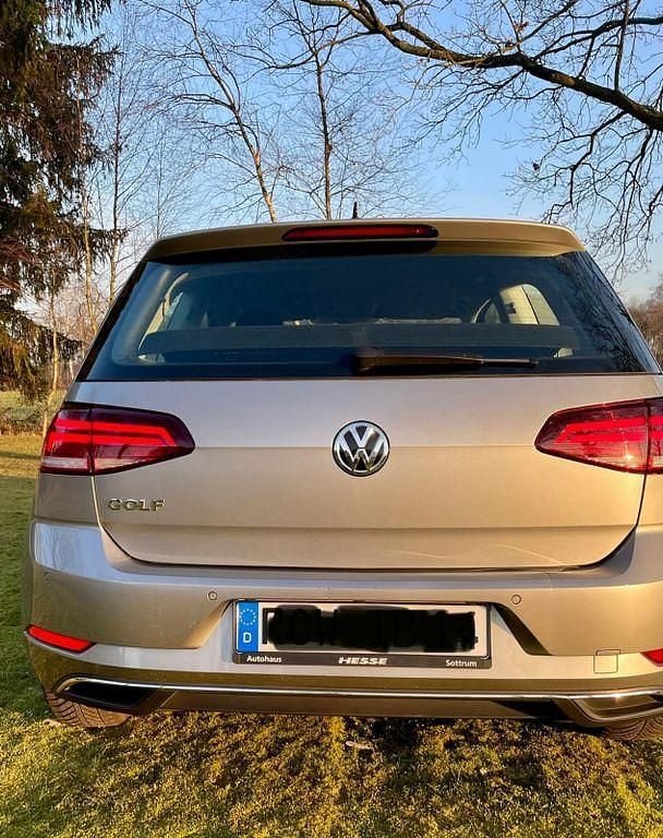 Gebraucht VW Golf VII Comfortline 110 PS (80 kW) 2018 Silber Limousine