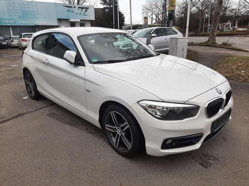 Gebraucht BMW 116 Sport Line 109 PS (80 kW) 2015 Weiß Kleinwagen
