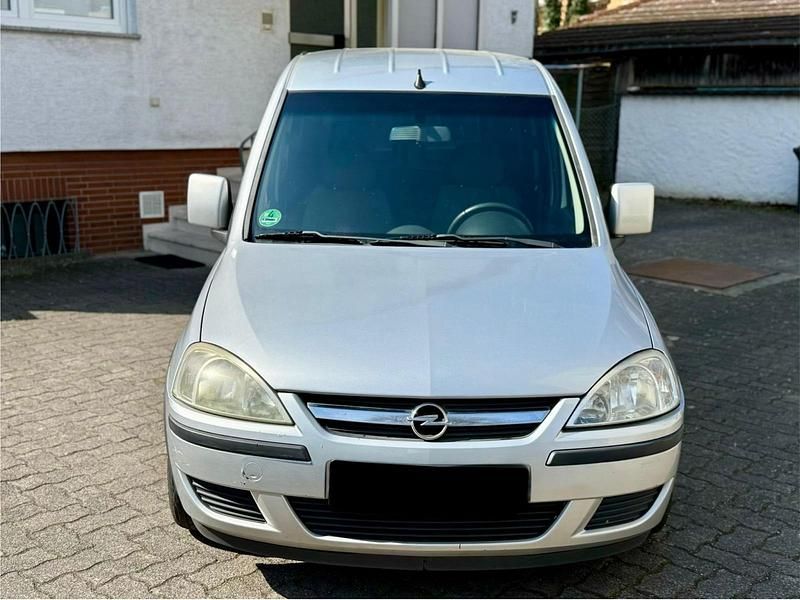 Gebraucht Opel Combo 90 PS (66 kW) 2005 Silber Van / Kleinbus