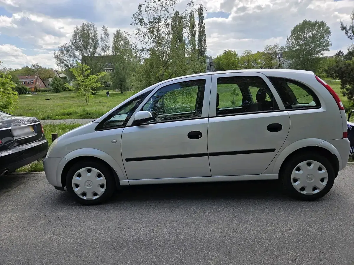 Gebraucht Opel Meriva 100 PS (73 kW) 2004 Silber Van / Kleinbus