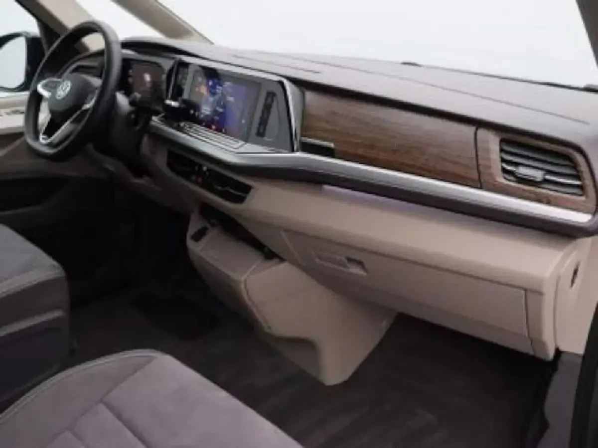 Gebraucht VW Multivan Style 150 PS (110 kW) 2025 Van / Kleinbus