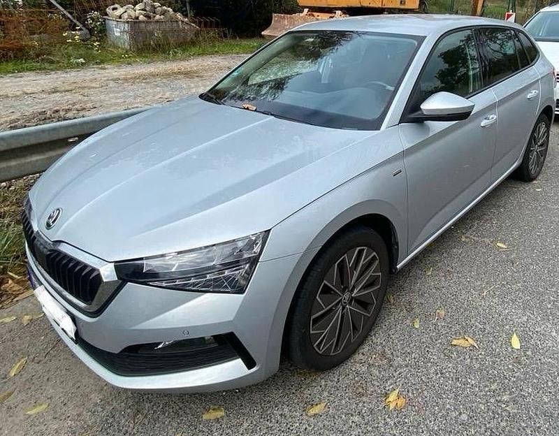 Silber Gebraucht 2022 Skoda Scala Tour Kleinwagen | 16.800 € (Fairer Preis) - Bild 1/1