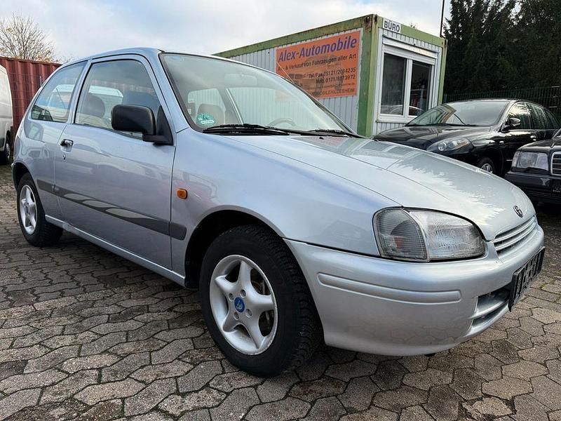 Gebraucht Toyota Starlet 75 PS (55 kW) 1997 Blau Kleinwagen