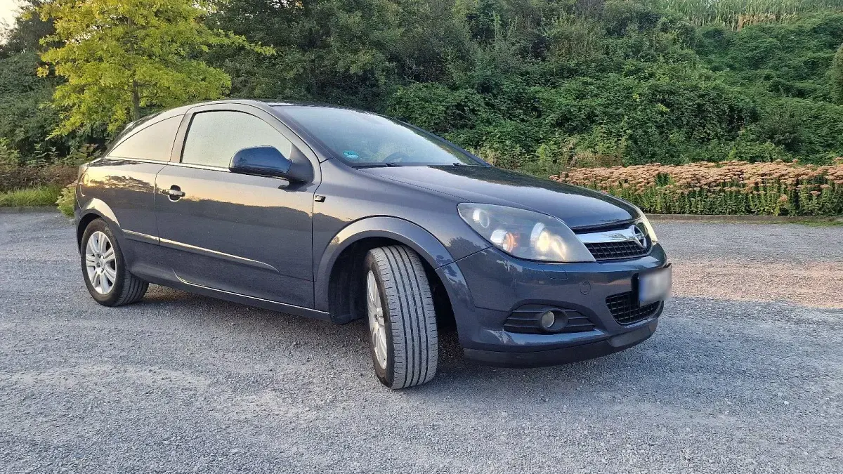 Gebraucht Opel Astra GTC 116 PS (85 kW) 2009 Blau Coupé