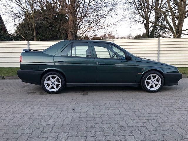 Grün Gebraucht 1992 Alfa Romeo 155 Limousine | 3.450 € - Bild 1/4