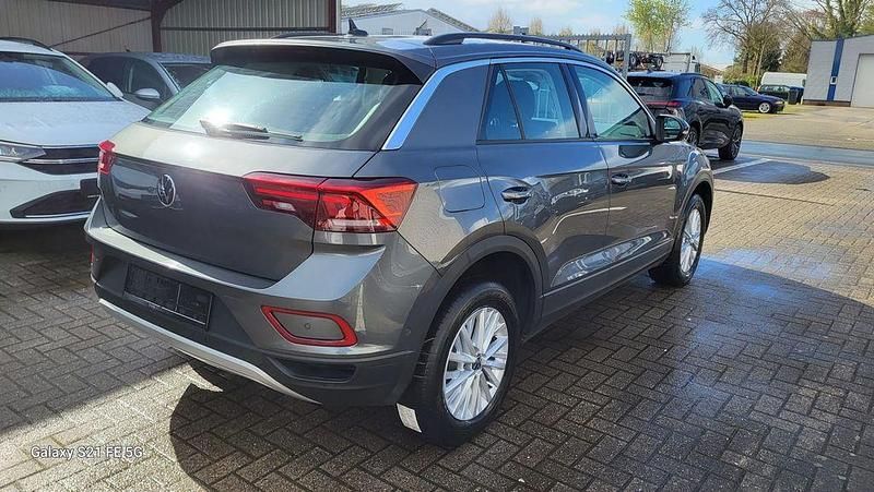 Gebraucht VW T-Roc IQ Drive 150 PS (110 kW) 2023 Grau SUV