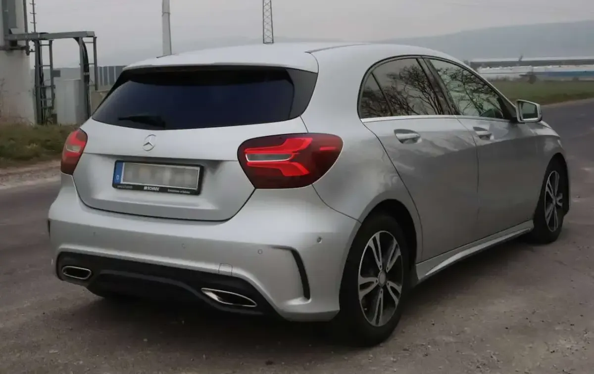 Gebraucht Mercedes A180 AMG line 122 PS (89 kW) 2016 Silber Kleinwagen