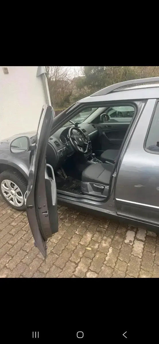 Gebraucht Skoda Yeti 125 PS (91 kW) 2018 Grau SUV
