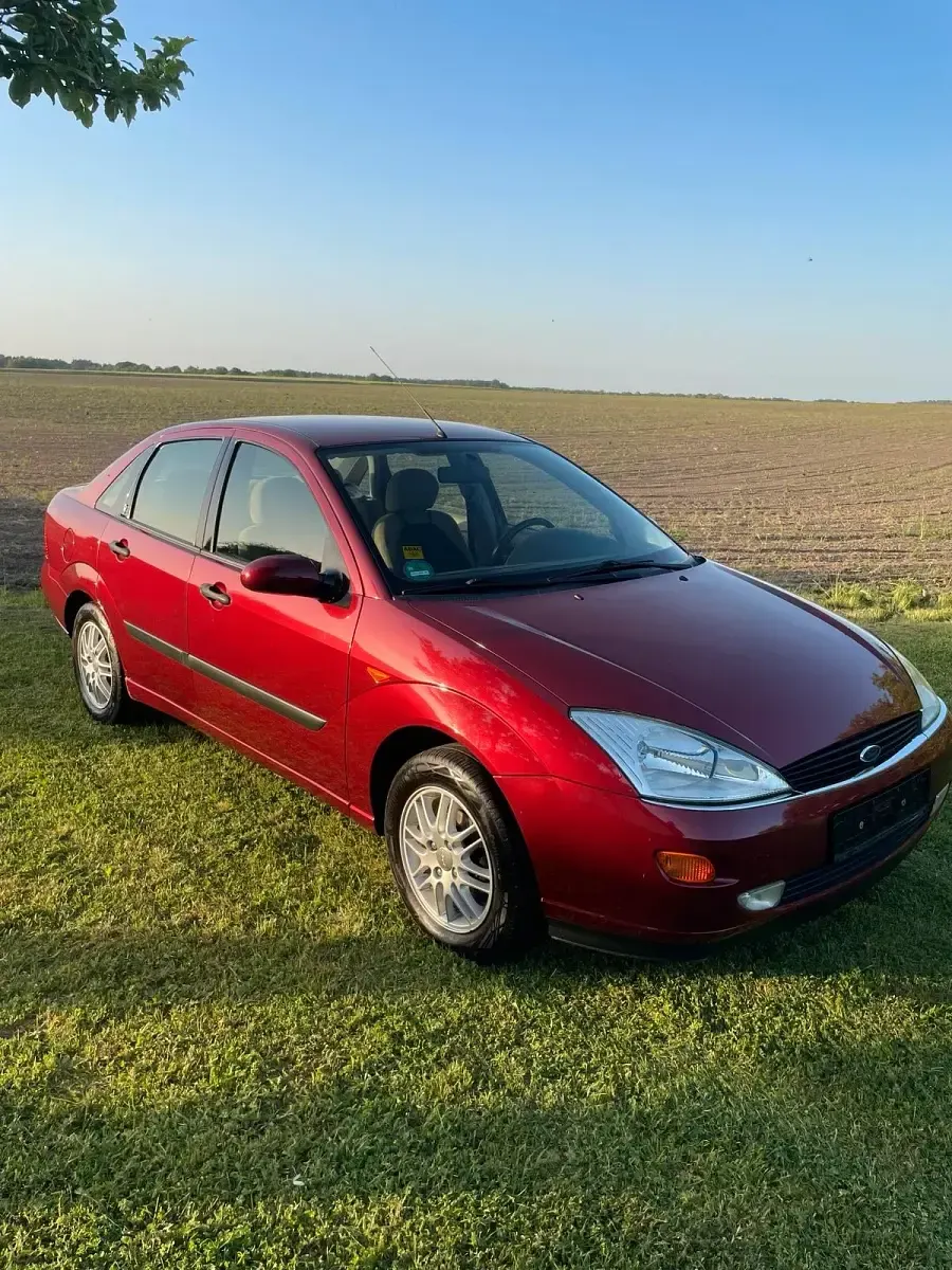 Occasion Ford Focus Ghia 101 ch (74 kW) 1999 Rouge Berline