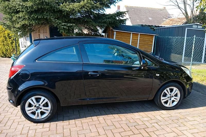 Gebraucht Opel Corsa 75 PS (55 kW) 2012 Schwarz Kleinwagen