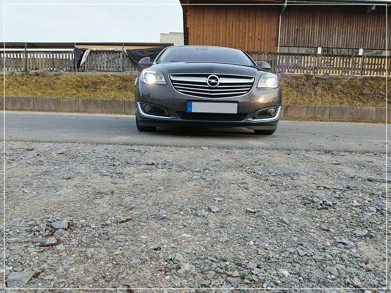 Gebraucht Opel Insignia Innovation 140 PS (102 kW) 2014 Grau Limousine