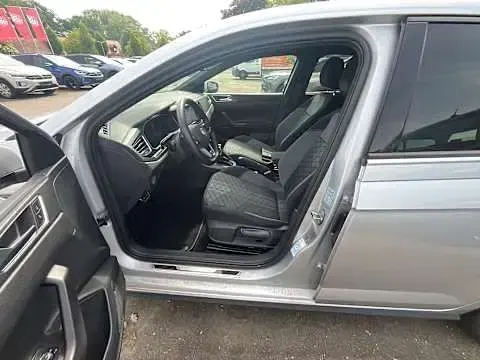 Gebraucht VW Polo R-line 110 PS (80 kW) 2022 Reflexsilber metallic Kleinwagen