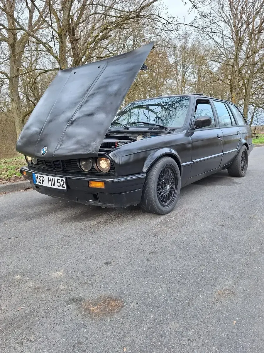 Gebraucht BMW 320 150 PS (110 kW) 1991 Schwarz Kombi