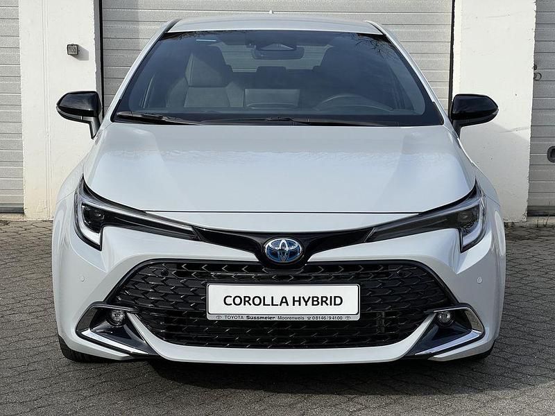 Neu Toyota Corolla 140 PS (102 kW) 2025 Grau Limousine
