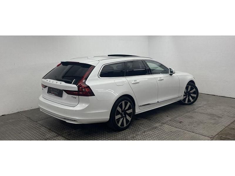 Gebraucht Volvo V90 Plus 455 PS (334 kW) 2024 Crystal white (metallic) Kombi