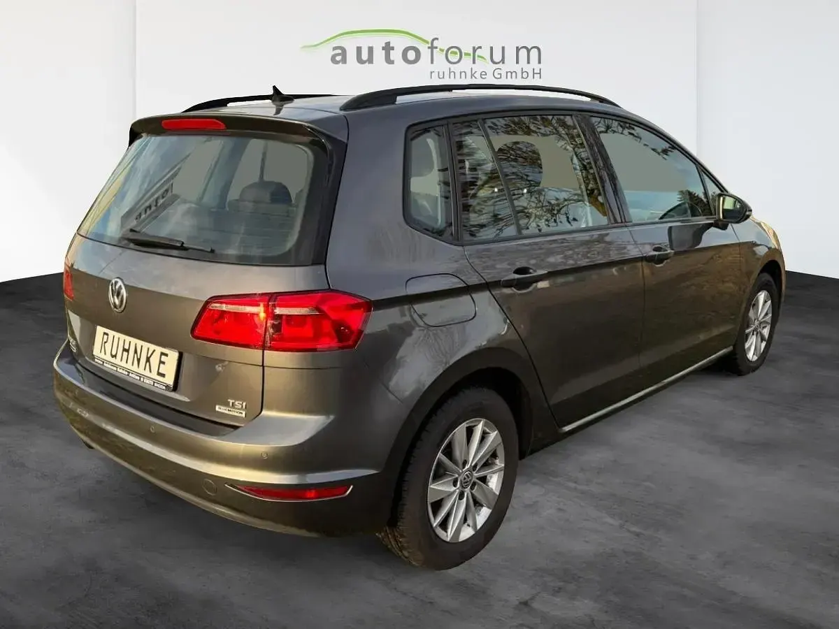 Gebraucht VW Golf Sportsvan Trendline 110 PS (80 kW) 2018 Indiumgrau metallic Van / Kleinbus