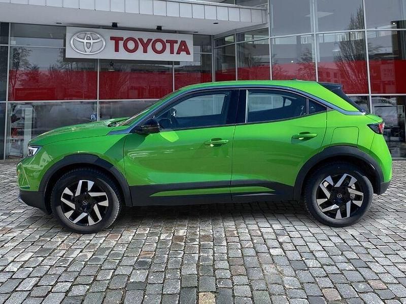 Gebraucht Opel Mokka Elegance 131 PS (96 kW) 2023 Matcha green/ikone gruen SUV
